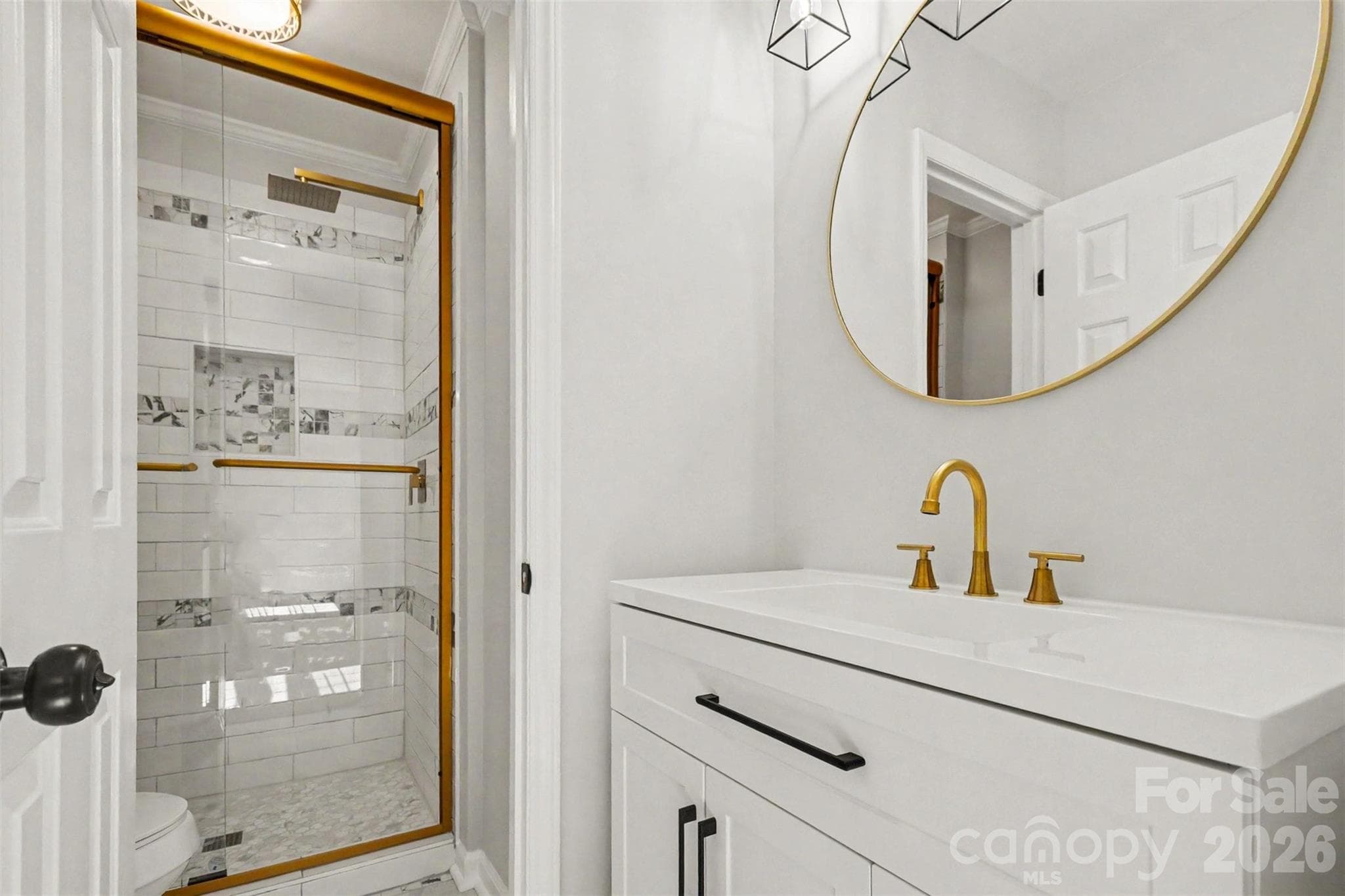 2nd Floor Bedroom Ensuite - 4108 Wimbledon Drive, Dallas