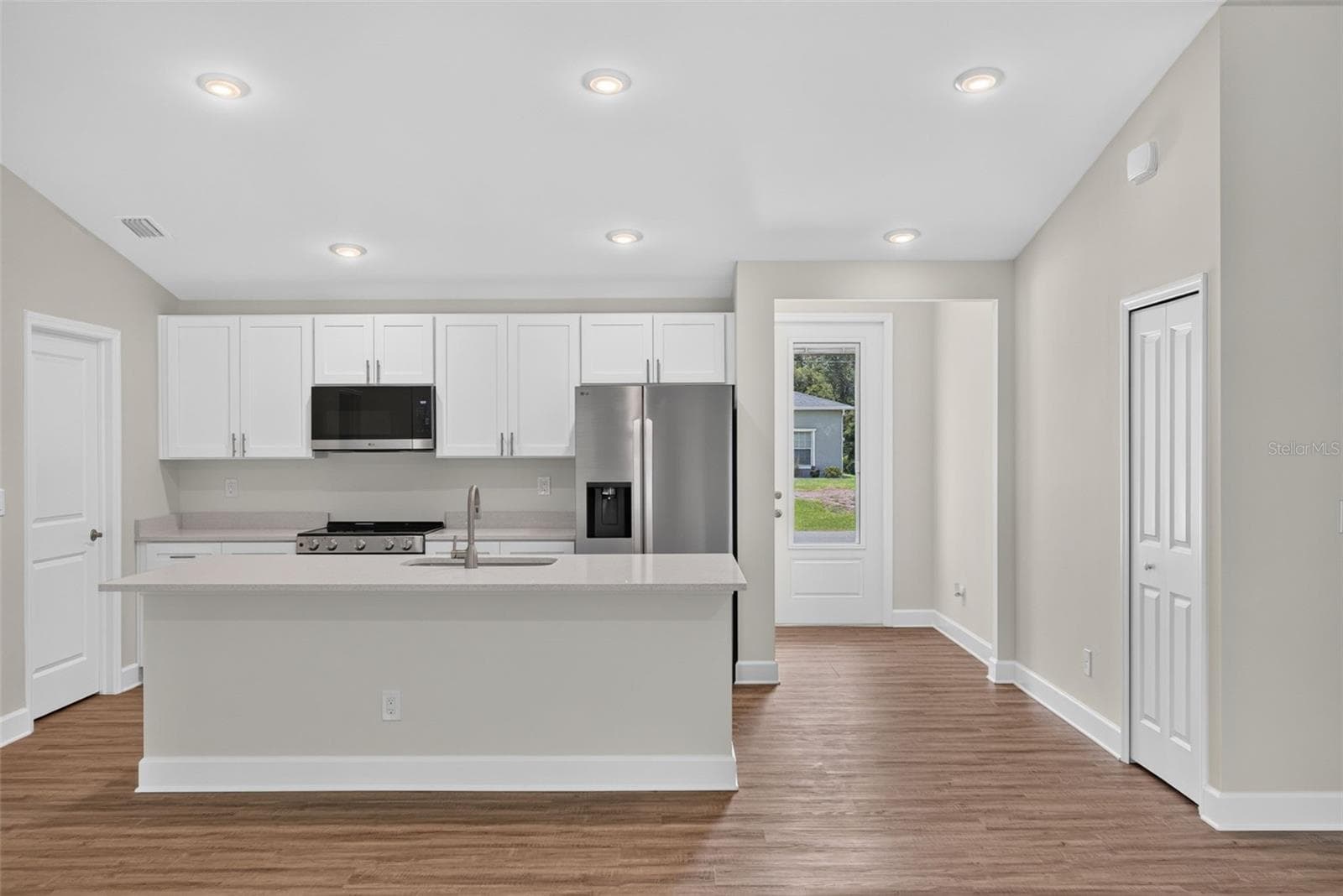 Kitchen Island - 151 KIRBY ST, PORT CHARLOTTE