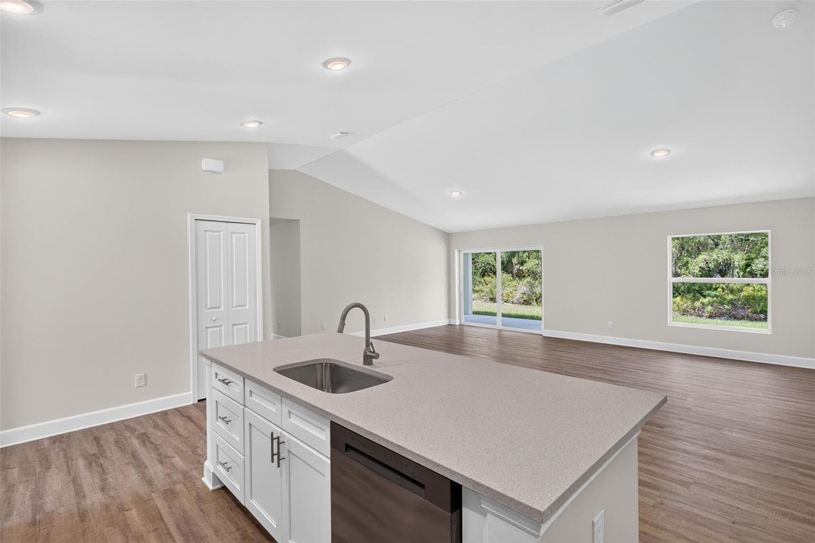 Kitchen with Quartz counters - 151 KIRBY ST, PORT CHARLOTTE
