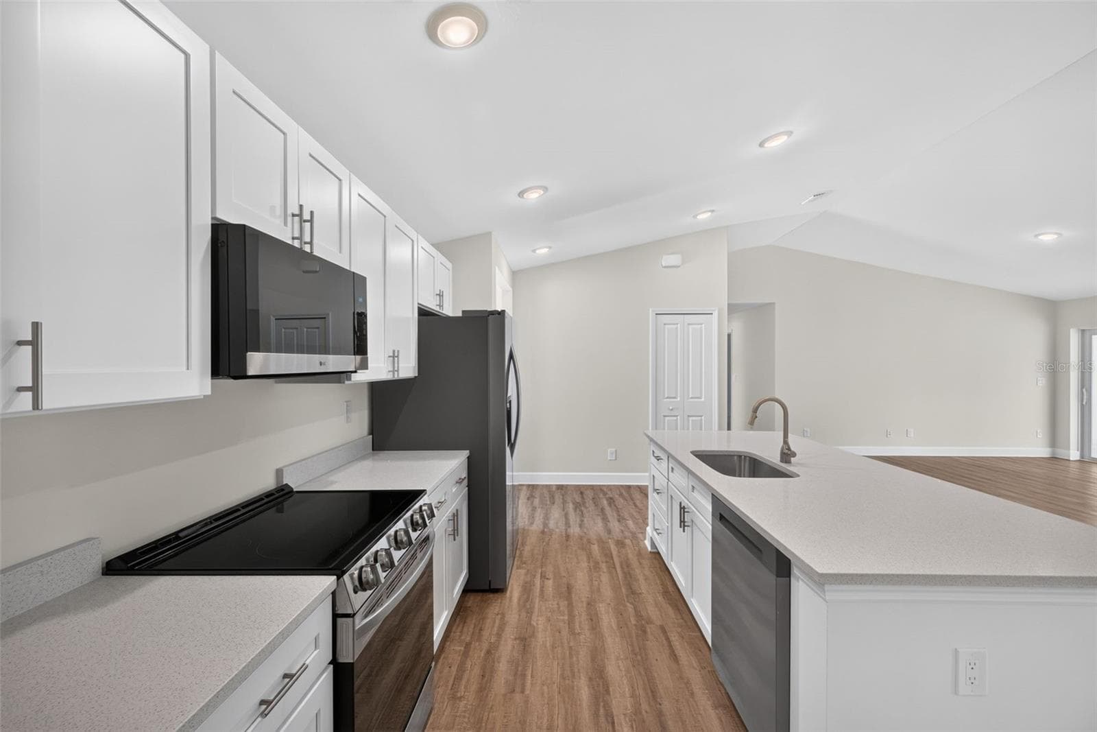 Kitchen - 151 KIRBY ST, PORT CHARLOTTE