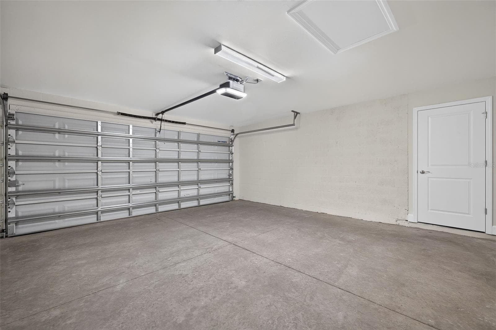 Garage with opener - 151 KIRBY ST, PORT CHARLOTTE