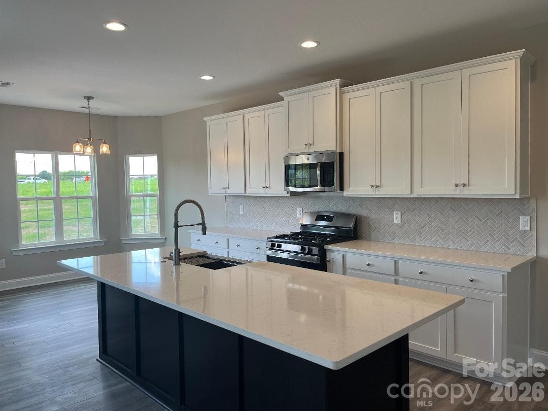Gourmet Kithcen w/Oversized Island - 248 Corrie Ann Drive, Concord