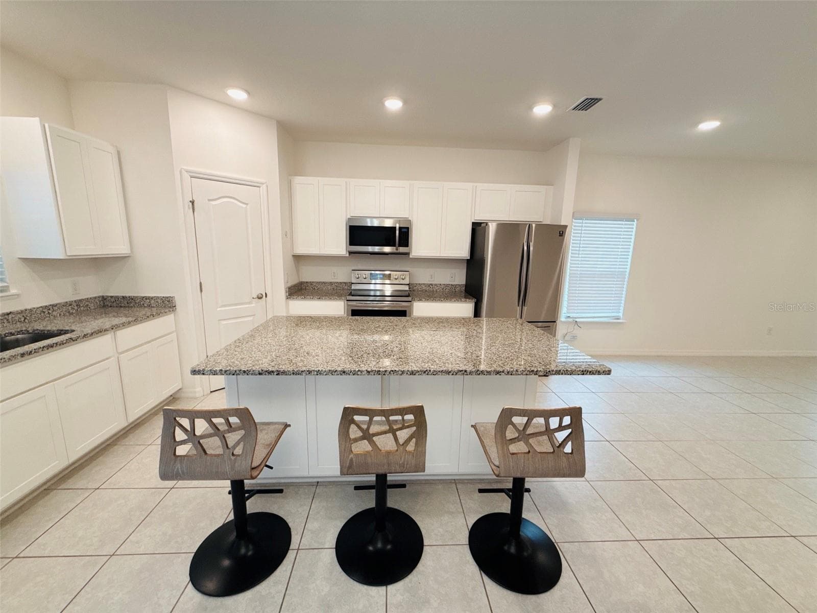 Townhouse at 12547 NW 7TH PL, NEWBERRY, photo 9 of 26
