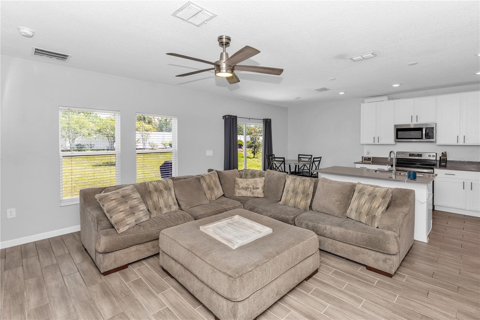 Single Family Residence at 1104 PEACH CREEK DR, OSTEEN, photo 3 of 31