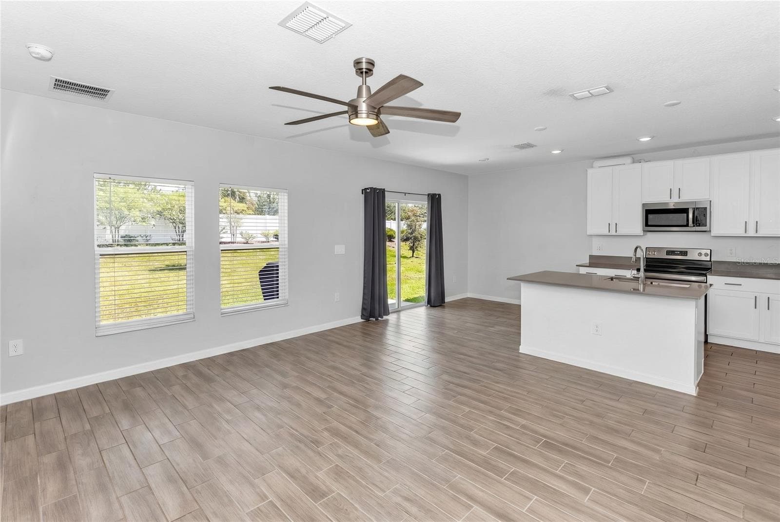 Single Family Residence at 1104 PEACH CREEK DR, OSTEEN, photo 13 of 31