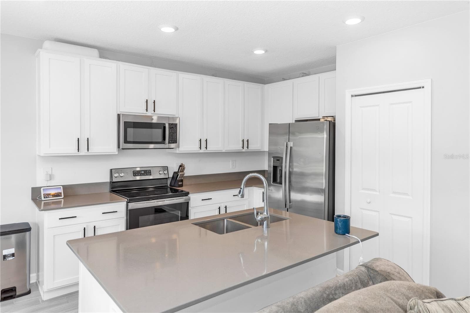 Single Family Residence at 1104 PEACH CREEK DR, OSTEEN, photo 15 of 31