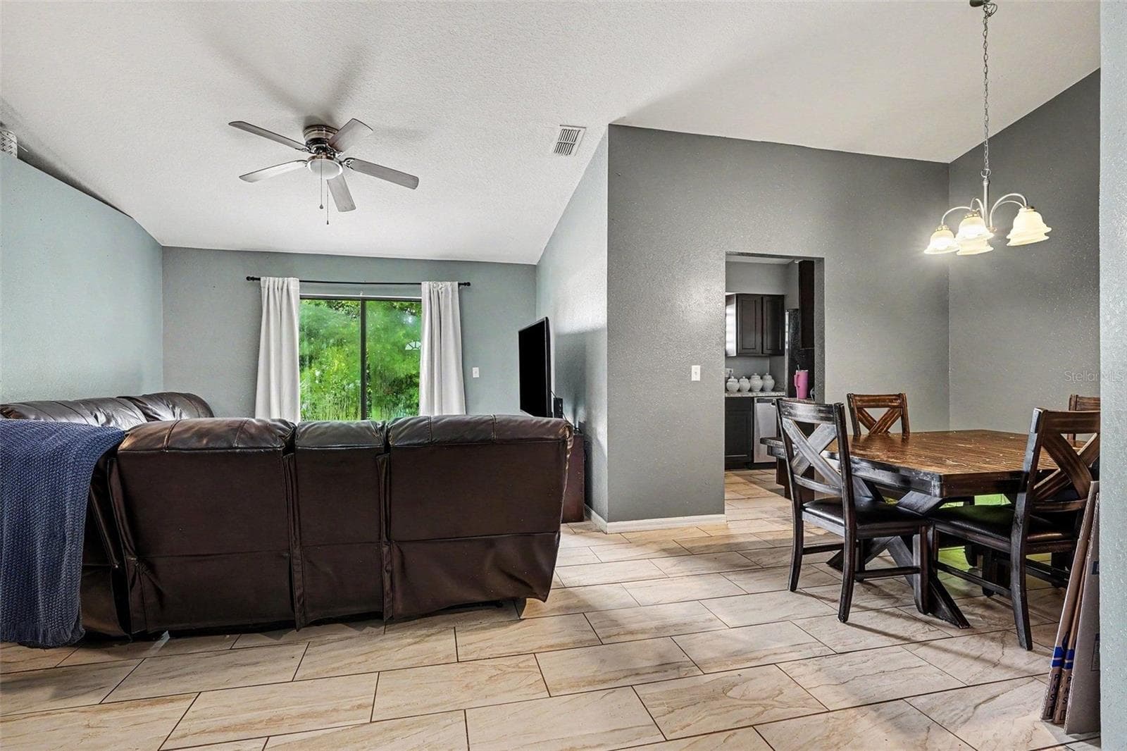 Single Family Residence at 2435 PARKLAND DR, LAKELAND, photo 8 of 25