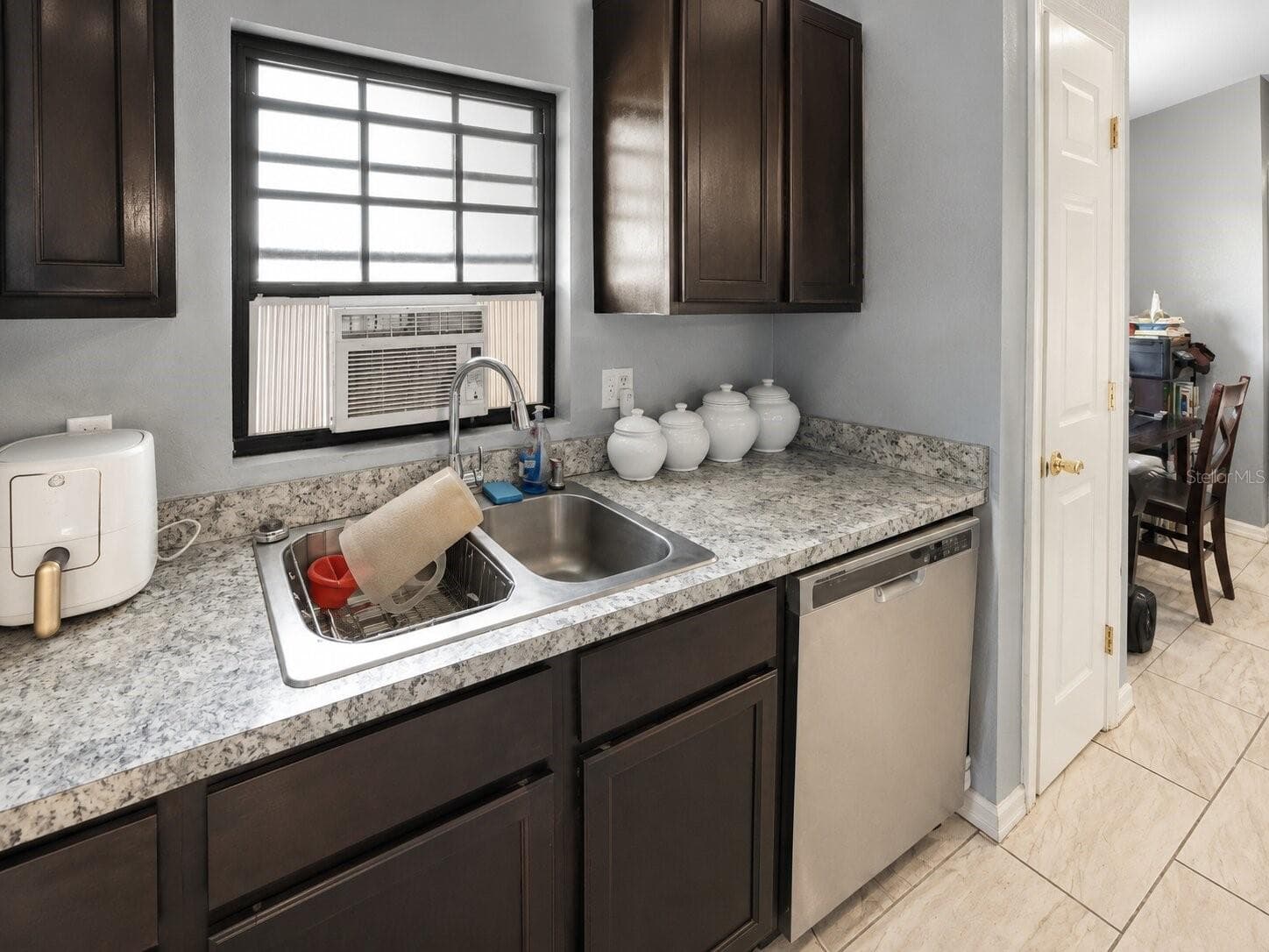 Single Family Residence at 2435 PARKLAND DR, LAKELAND, photo 9 of 25