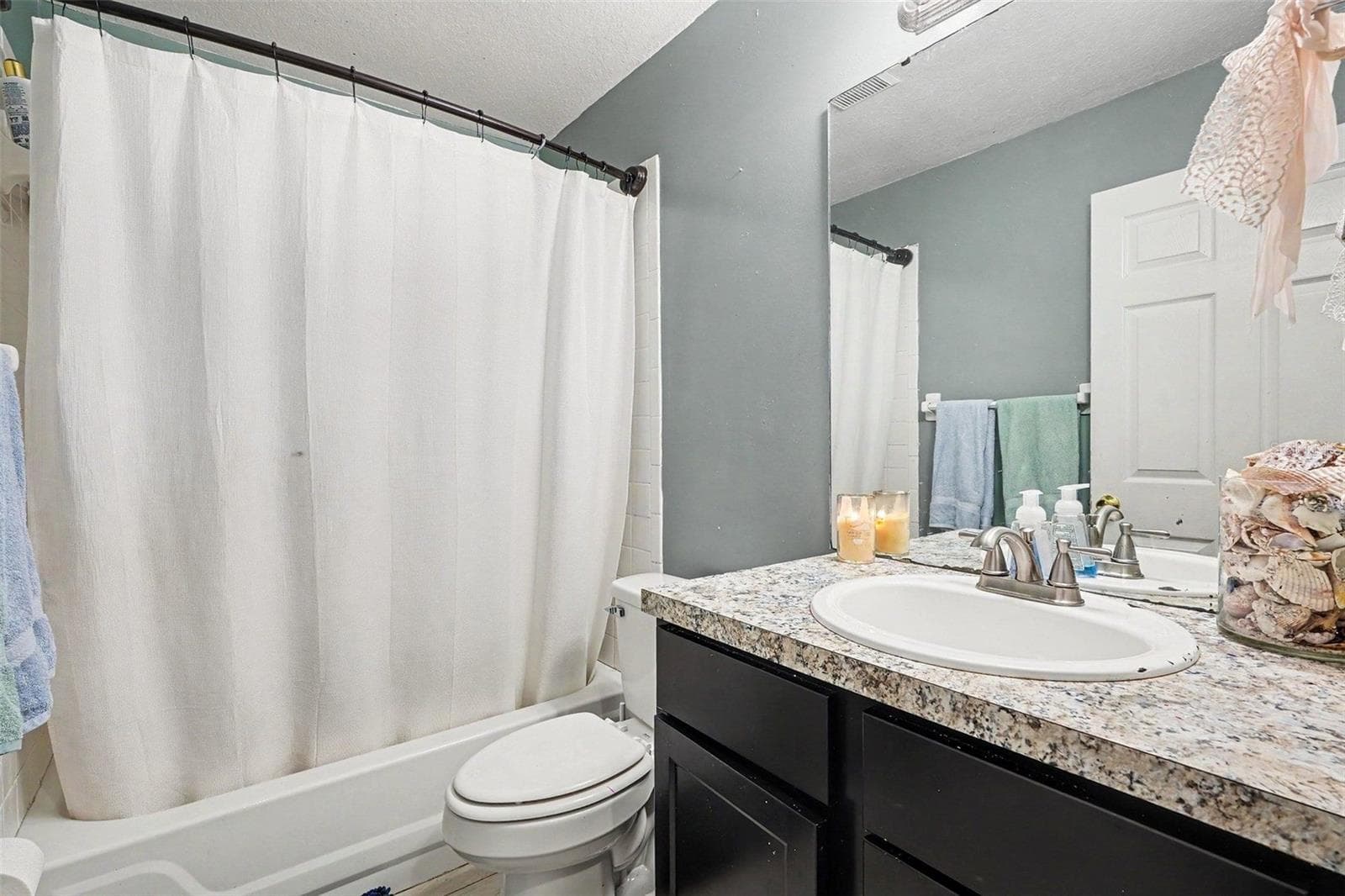 Single Family Residence at 2435 PARKLAND DR, LAKELAND, photo 13 of 25