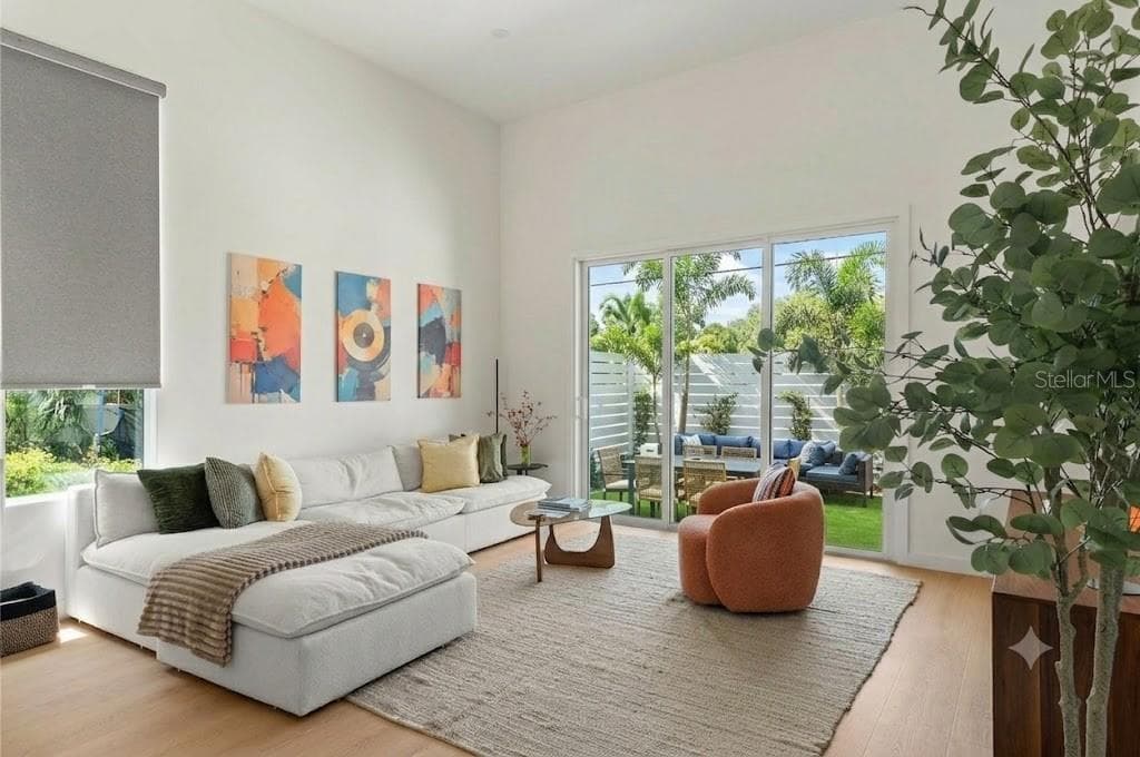 Single Family Residence at 718 14TH AVE S, ST PETERSBURG, photo 11 of 27