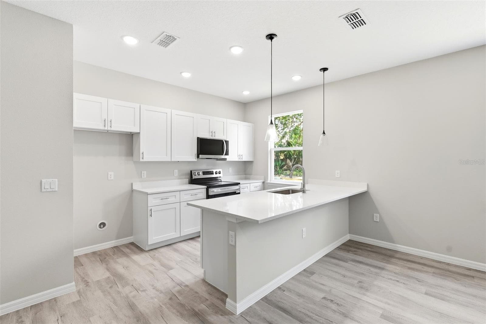 Single Family Residence at 522 PALMETTO ST, EUSTIS, photo 11 of 30