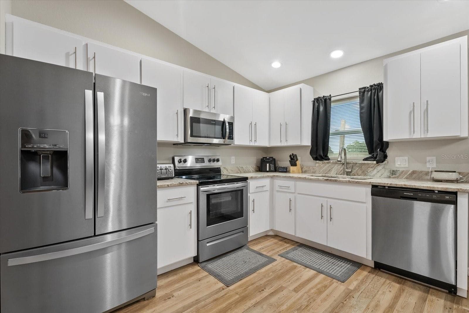Single Family Residence at 8288 SW SUNNYBREEZE RD, ARCADIA, photo 5 of 18