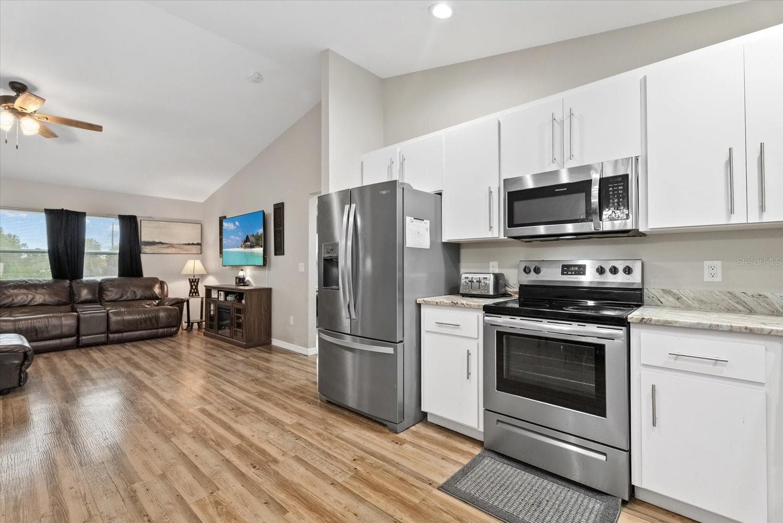 Single Family Residence at 8288 SW SUNNYBREEZE RD, ARCADIA, photo 6 of 18