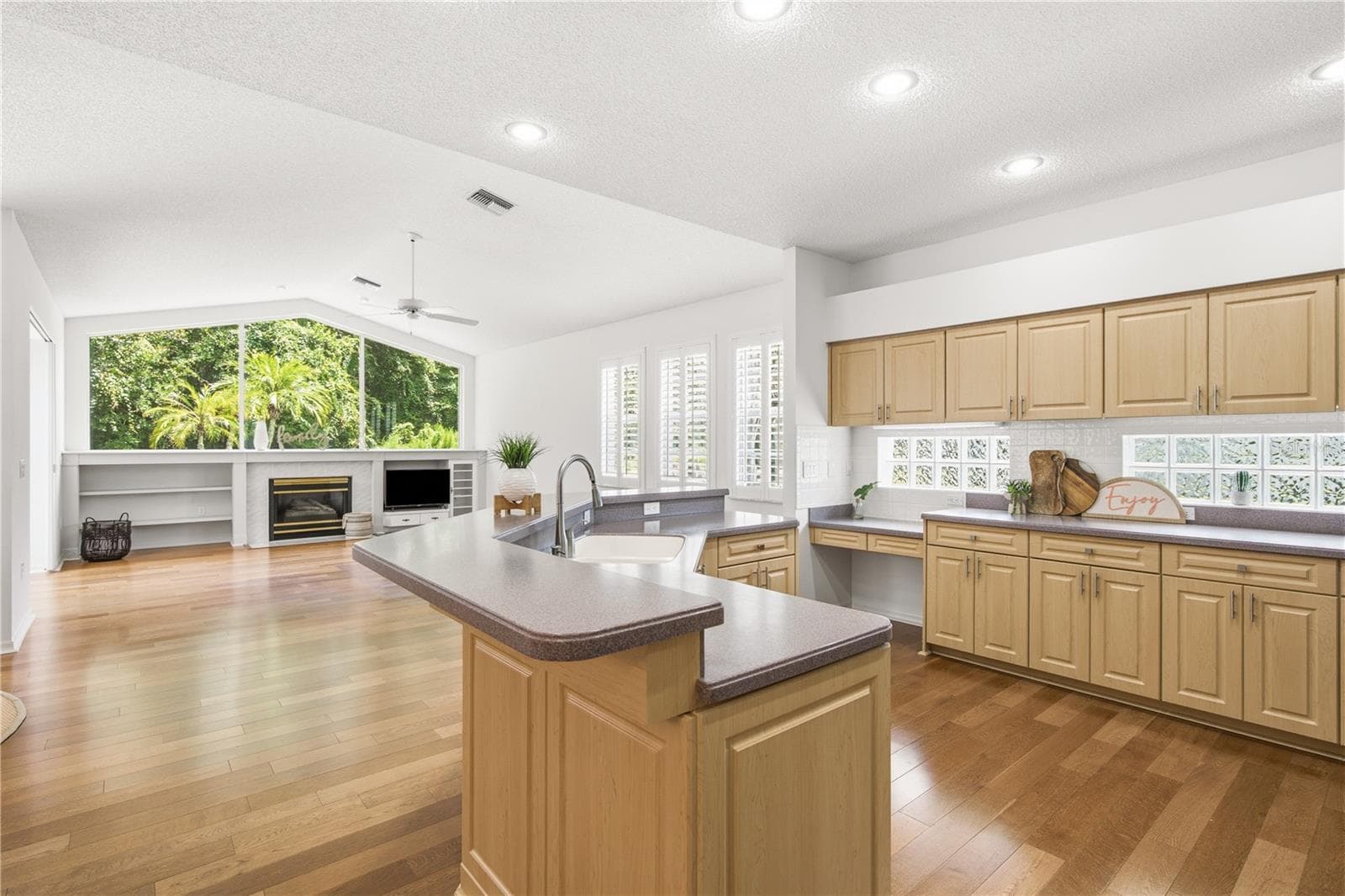 Single Family Residence at 3187 STERLING ST, TARPON SPRINGS, photo 18 of 77