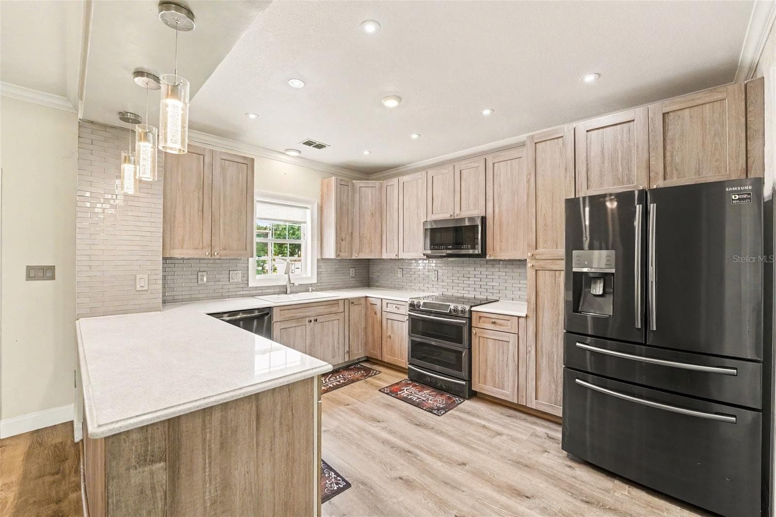 Single Family Residence at 100 SYLVANA CT, AUBURNDALE, photo 6 of 38