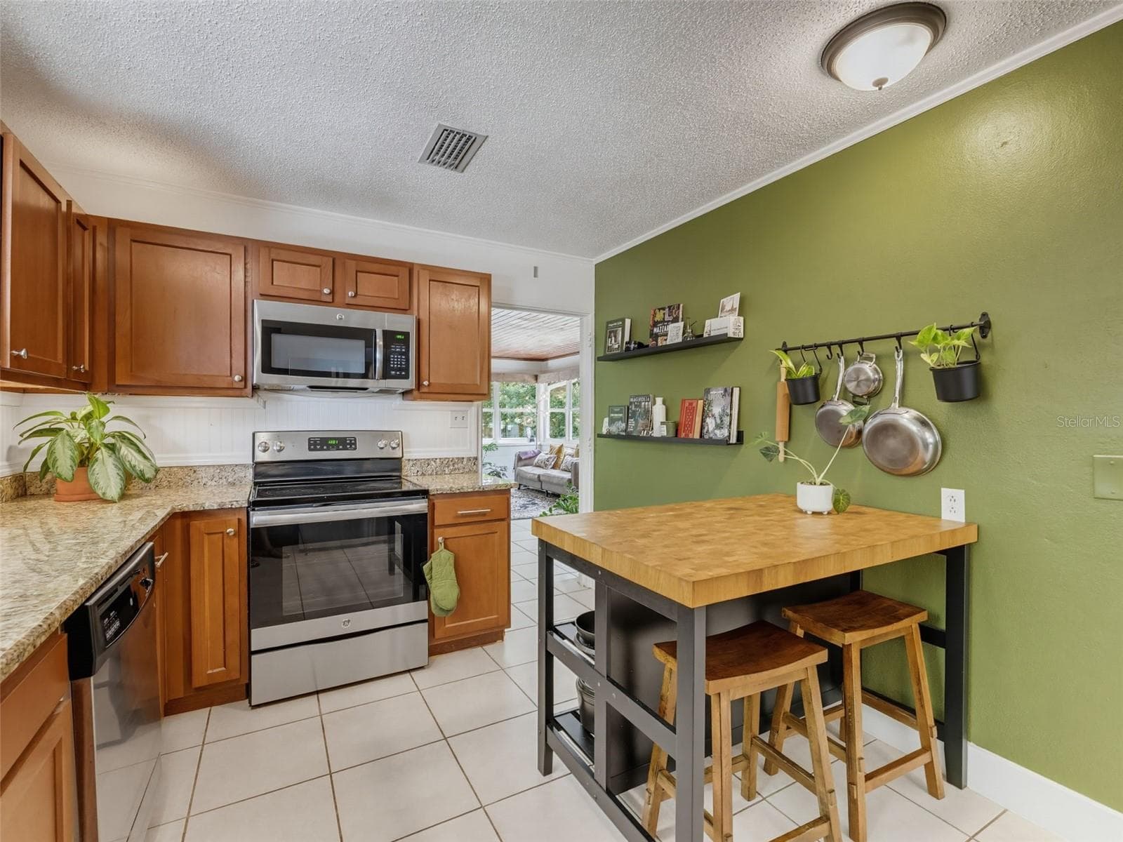 Kitchen - 5704 13TH ST, ZEPHYRHILLS