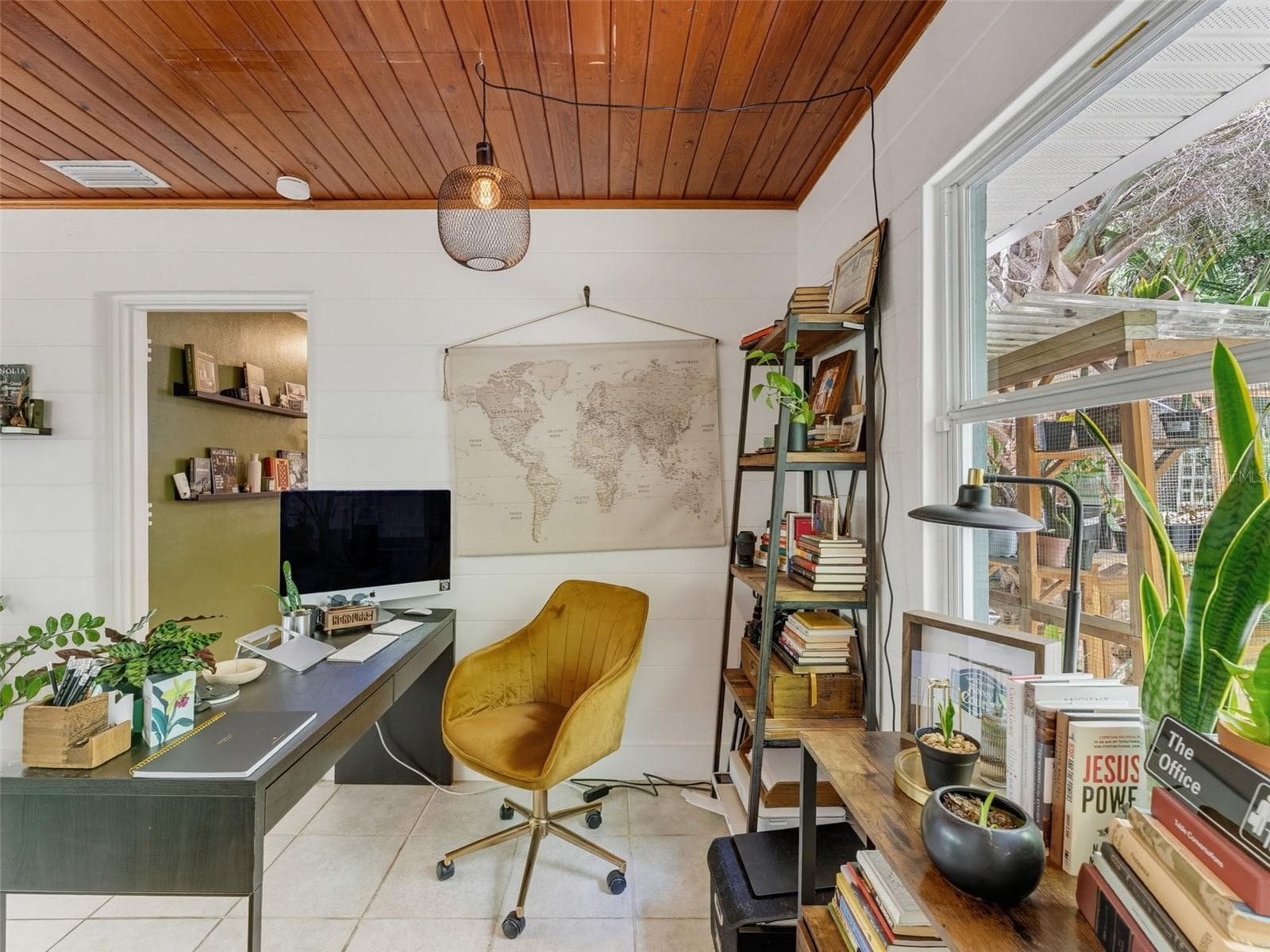 Bonus Room - 5704 13TH ST, ZEPHYRHILLS