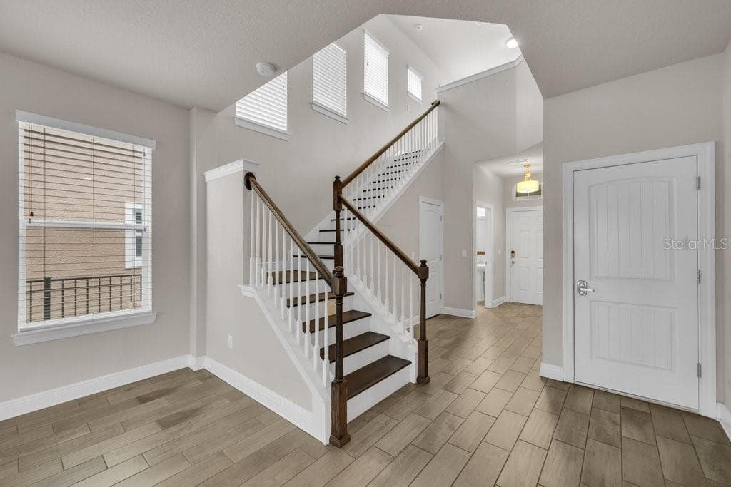 WOOD LOOK TILE - 14306 BARRINGTON STOWERS DR, LITHIA