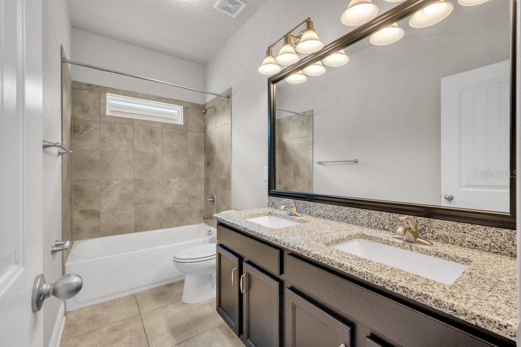 Single Family Residence at 14306 BARRINGTON STOWERS DR, LITHIA, photo 20 of 40