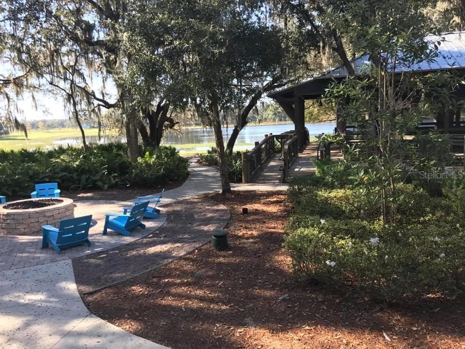 THE "LAKE HOUSE" - 14306 BARRINGTON STOWERS DR, LITHIA