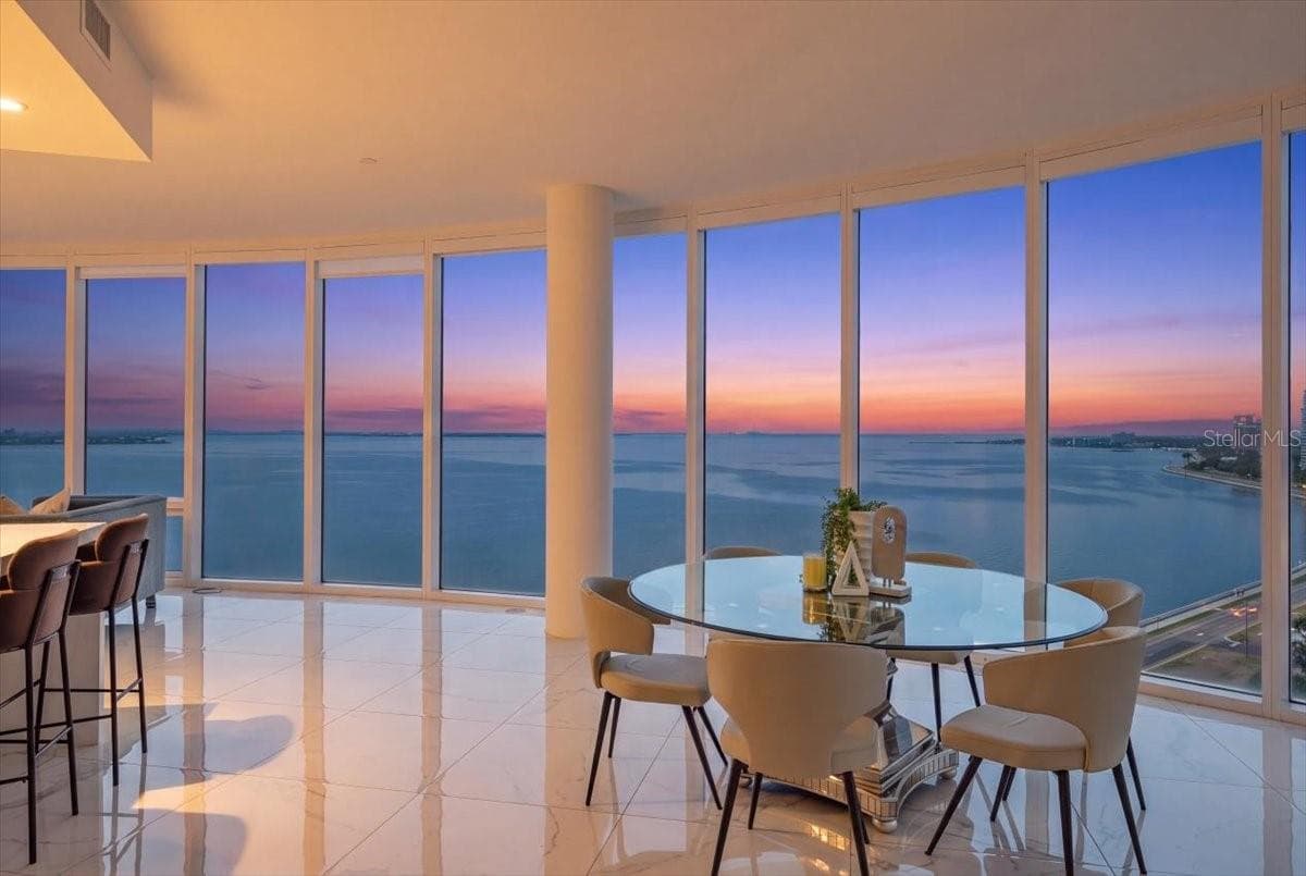 Perfect setting for entertaining guests. - 2900 W BAY TO BAY BLVD #1401, TAMPA