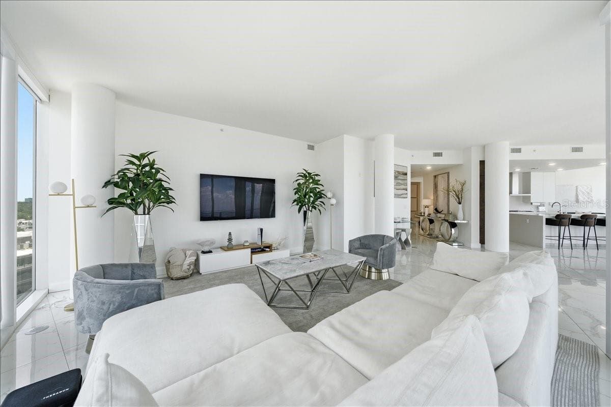Comfortable living area - 2900 W BAY TO BAY BLVD #1401, TAMPA