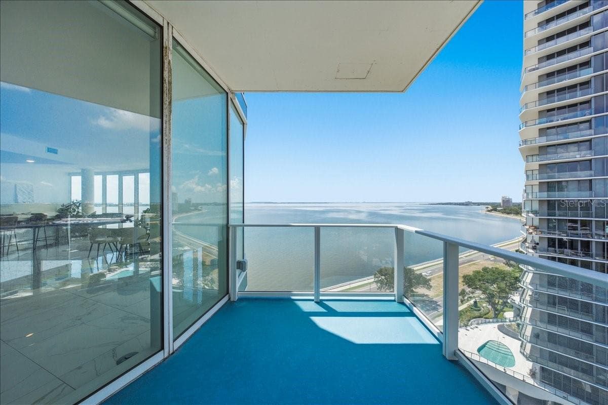 Expansive balcony overlooking Tampa Bay. - 2900 W BAY TO BAY BLVD #1401, TAMPA