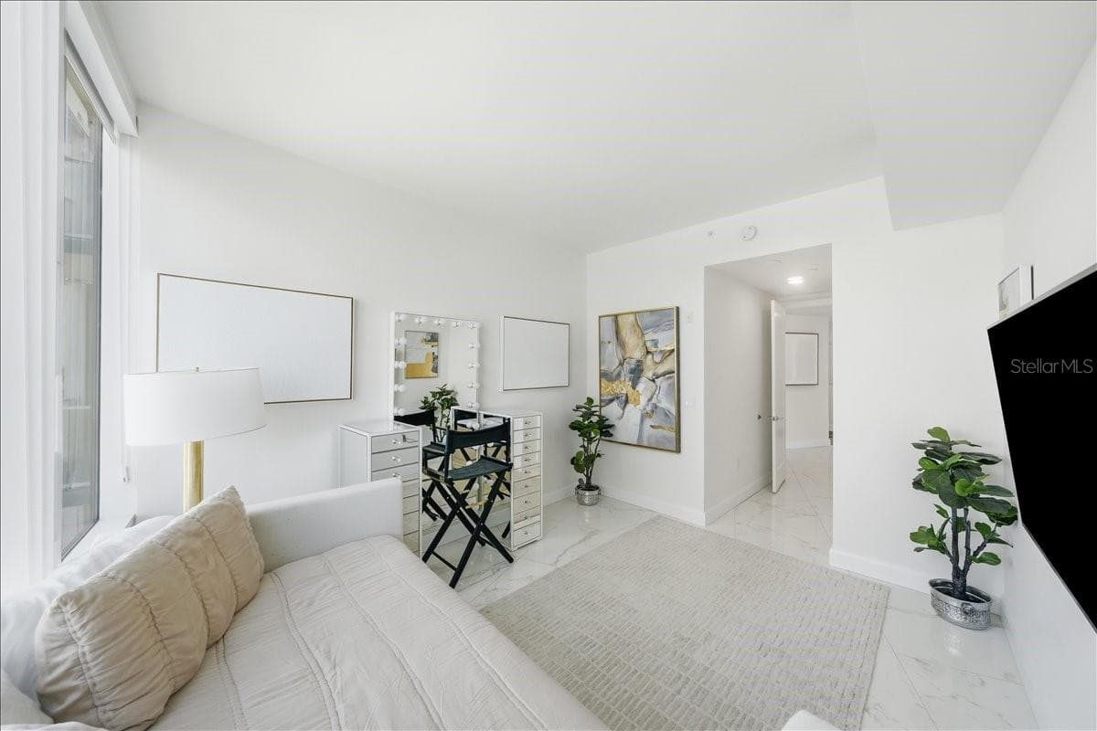 Secondary bedroom alternate view - 2900 W BAY TO BAY BLVD #1401, TAMPA