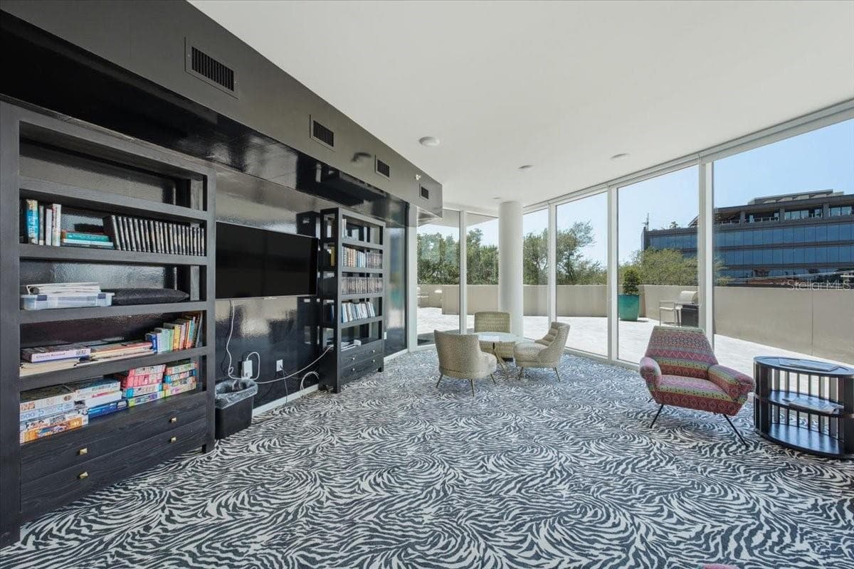 Quiet resident library. - 2900 W BAY TO BAY BLVD #1401, TAMPA