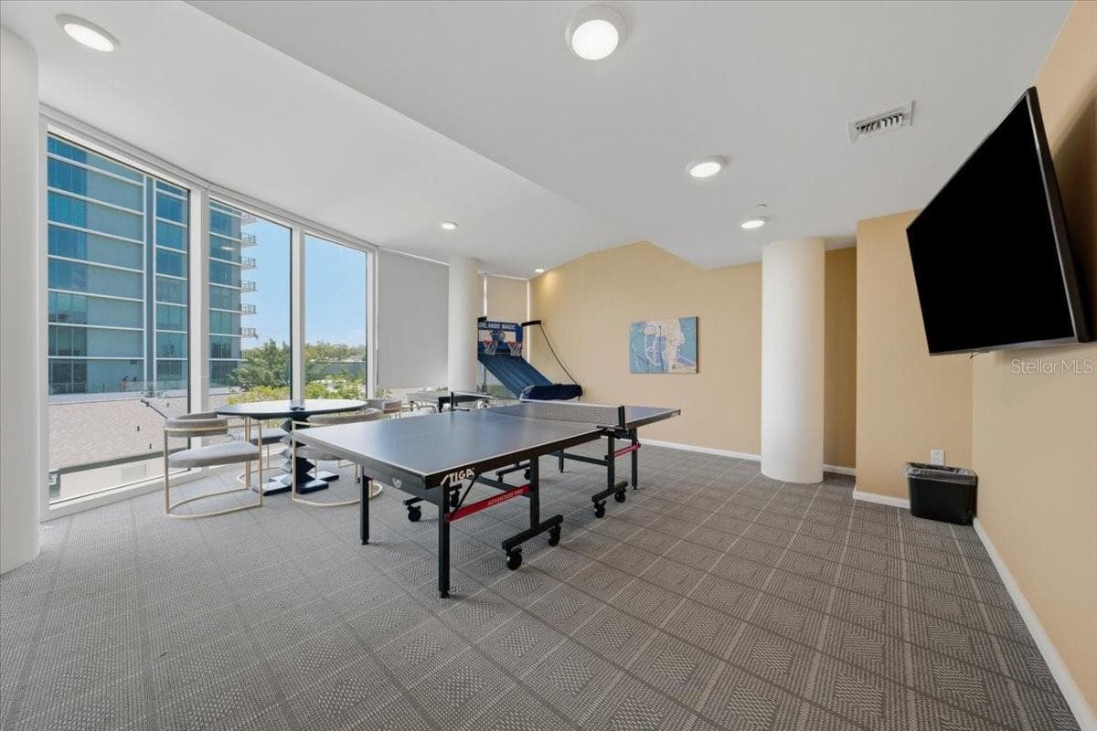 Game room - 2900 W BAY TO BAY BLVD #1401, TAMPA
