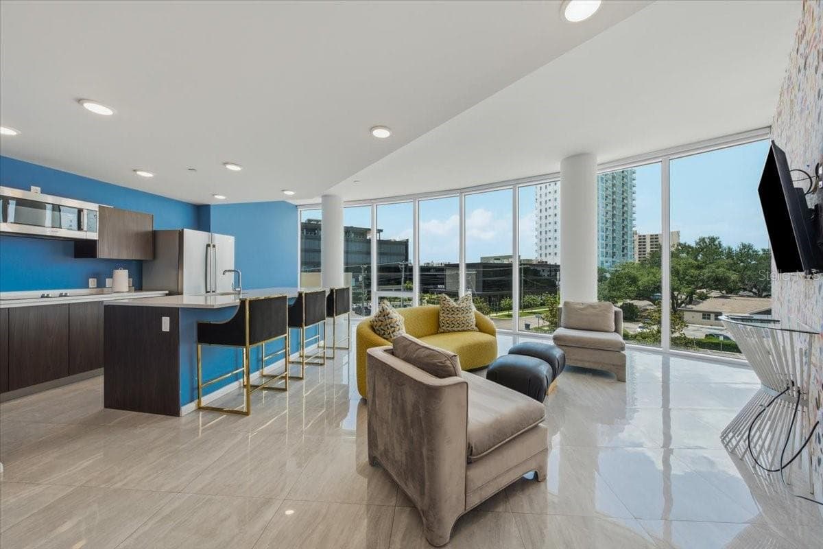 Theater / Media Room with kitchen - 2900 W BAY TO BAY BLVD #1401, TAMPA