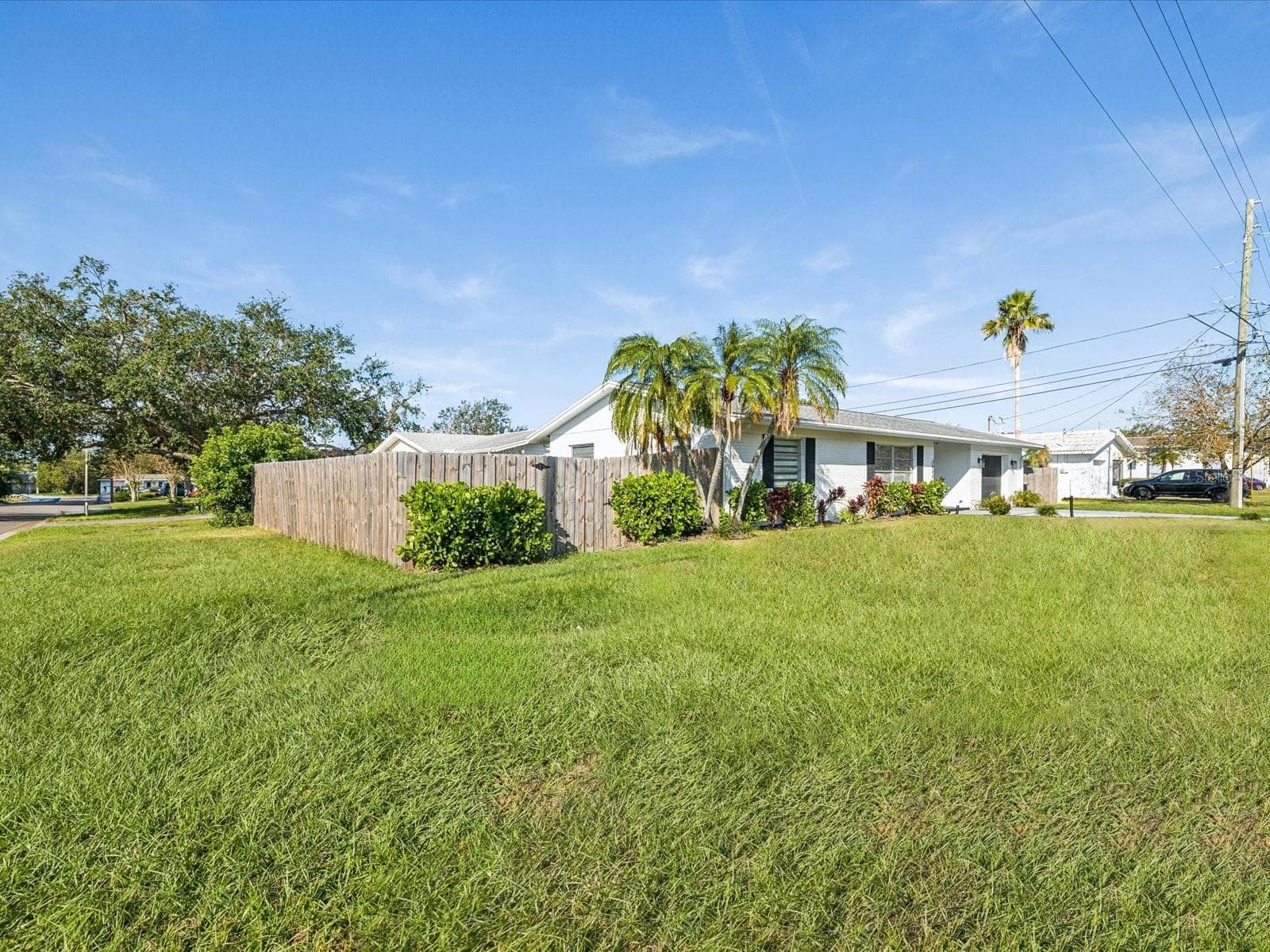 Large corner lot with fenced backyard. - 2000 57TH ST N, ST PETERSBURG