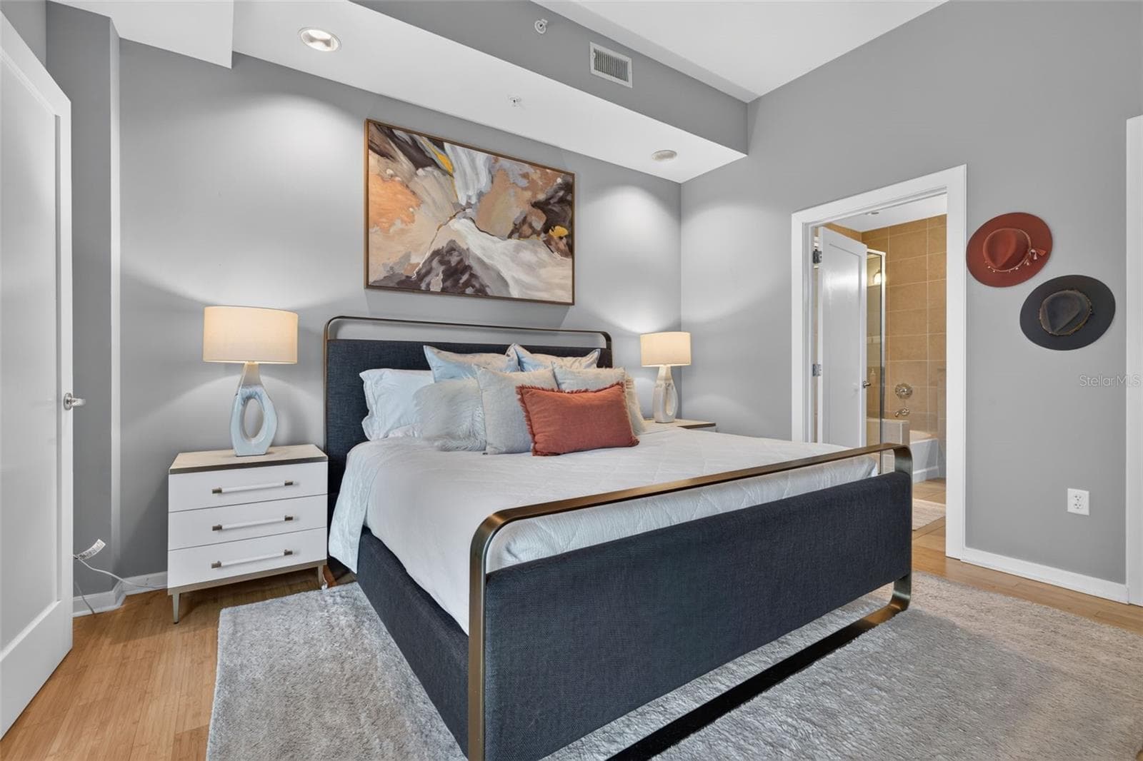 Condominium at 400 4TH AVE S #408, ST PETERSBURG, photo 15 of 33