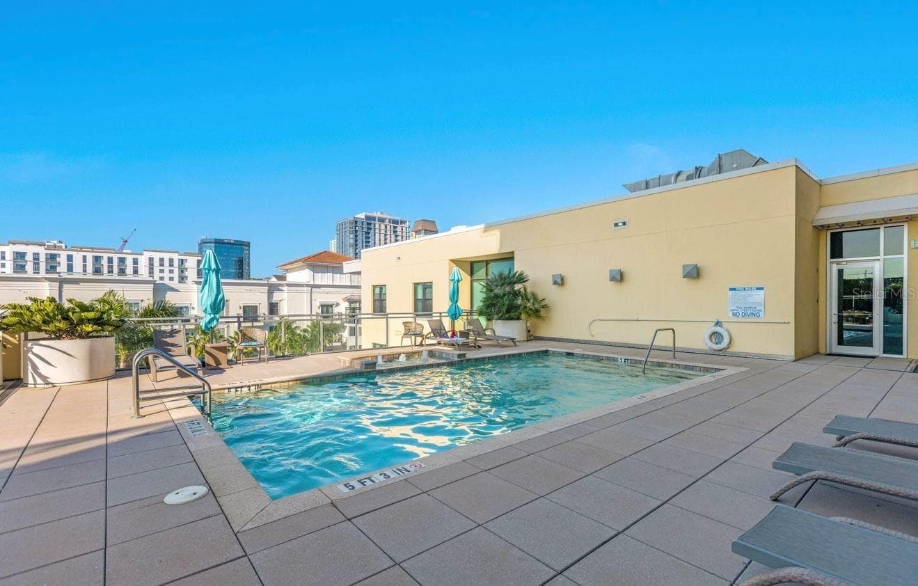 Condominium at 400 4TH AVE S #408, ST PETERSBURG, photo 28 of 33