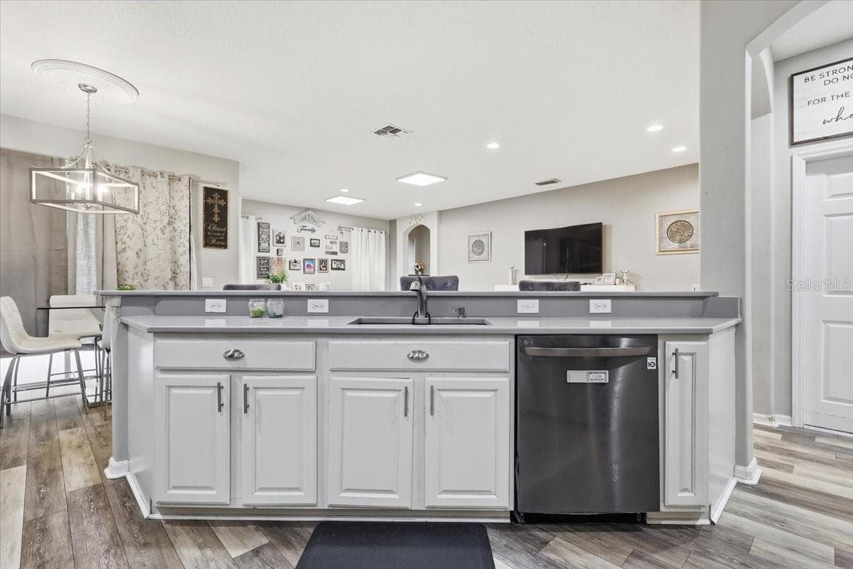 Single Family Residence at 4415 BLUE MAJOR DR, WINDERMERE, photo 9 of 46