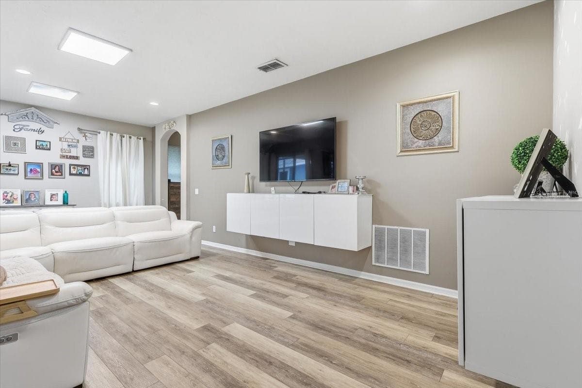 Single Family Residence at 4415 BLUE MAJOR DR, WINDERMERE, photo 16 of 46