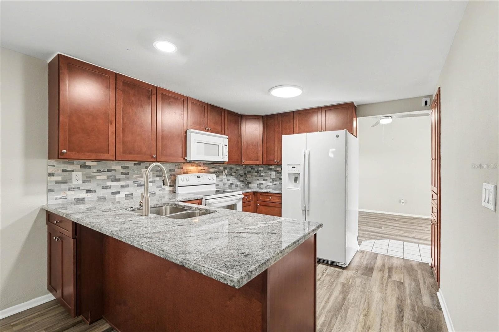 Single Family Residence at 6404 FREEDOM CT, TAMPA, photo 9 of 20