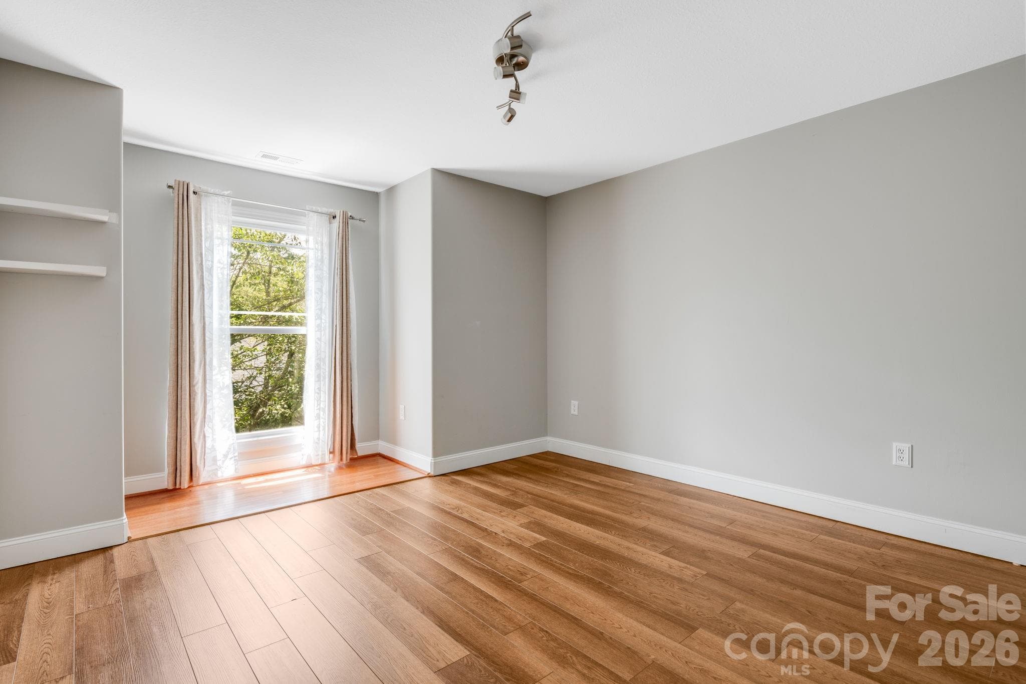 Single Family Residence at 4 AMARETTO Drive, Candler, photo 27 of 36