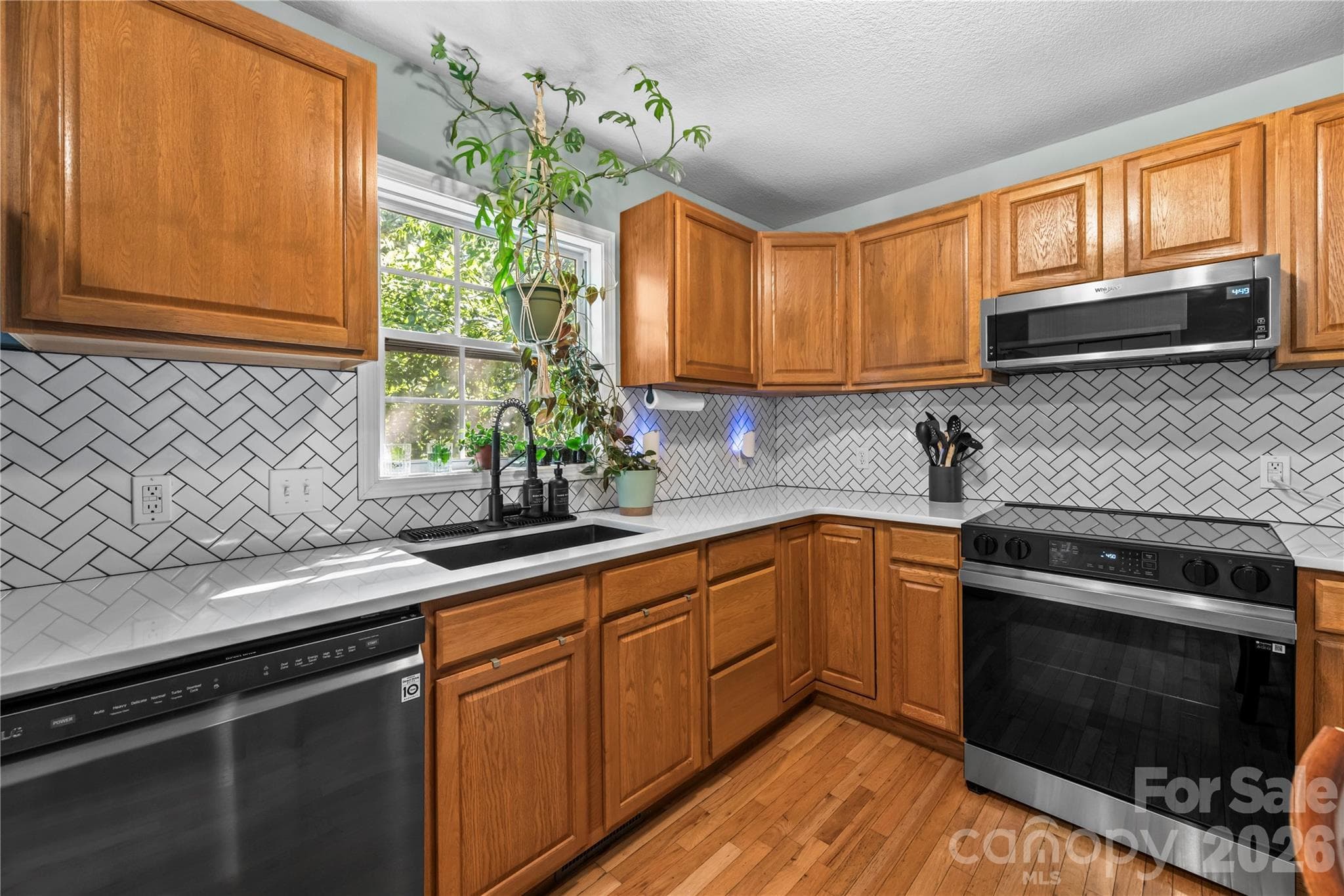 Single Family Residence at 11 W Raleigh Road, Asheville, photo 10 of 24