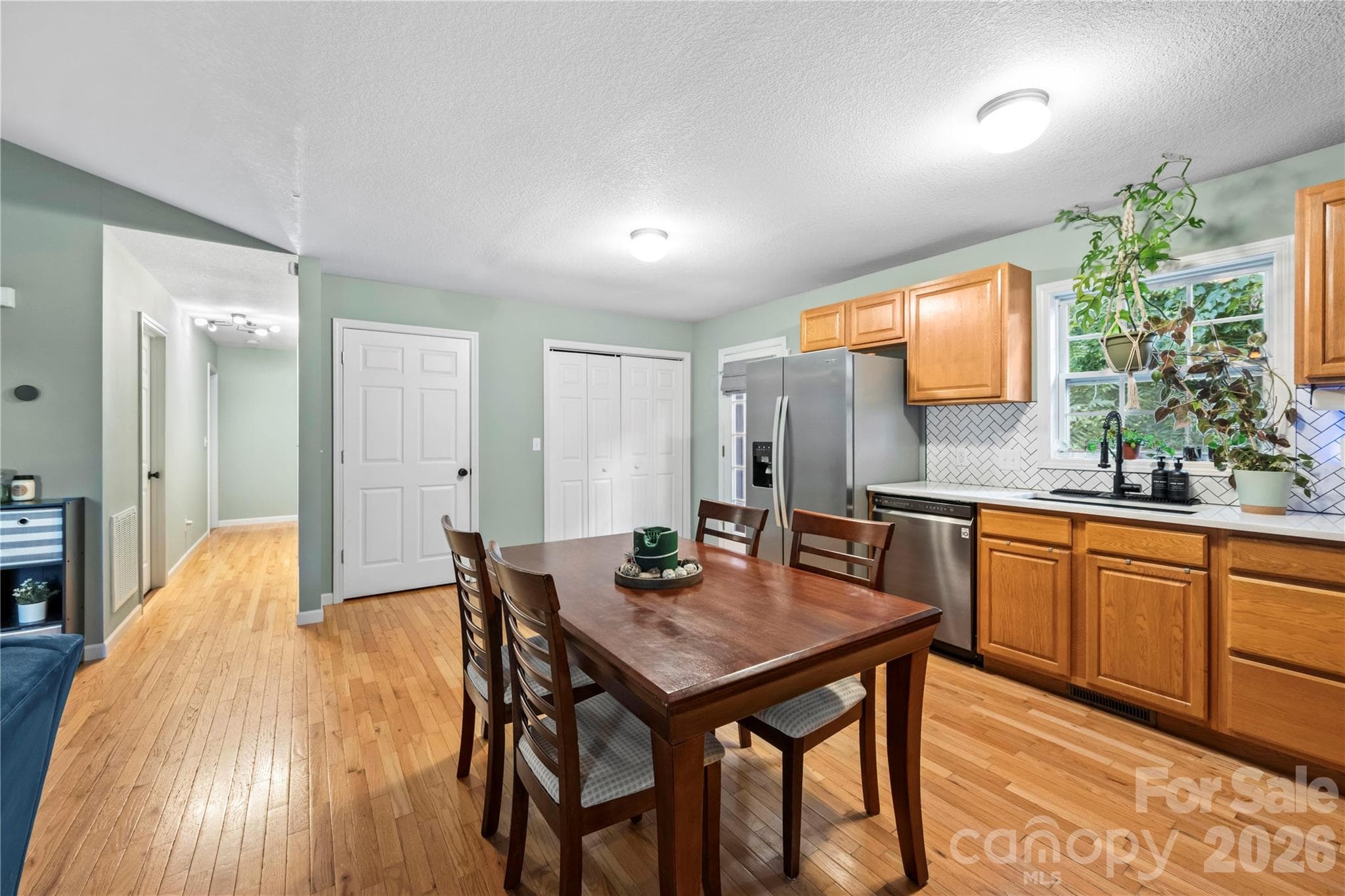Single Family Residence at 11 W Raleigh Road, Asheville, photo 12 of 24