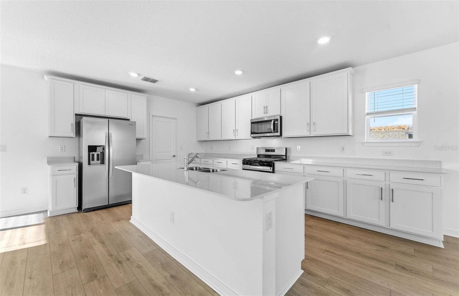Stylish Kitchen - 1361 ALLAGASH DR, ZEPHYRHILLS
