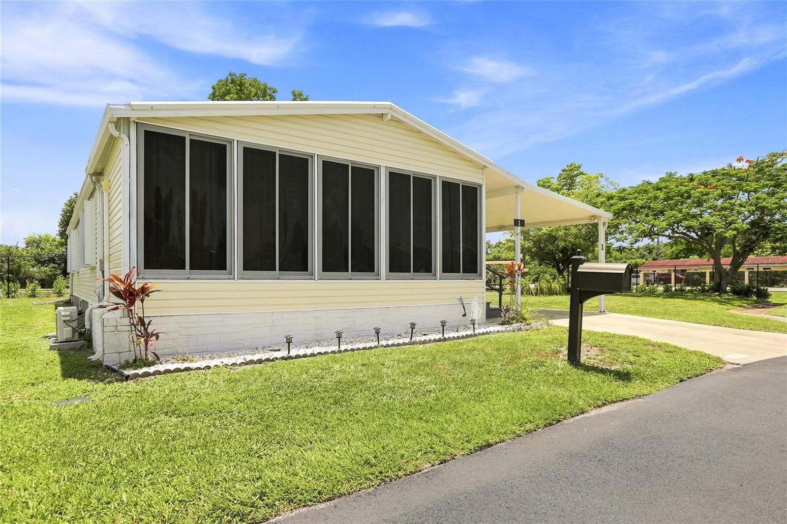 Front of Home - 1 POINSETTIA DR, FORT MYERS