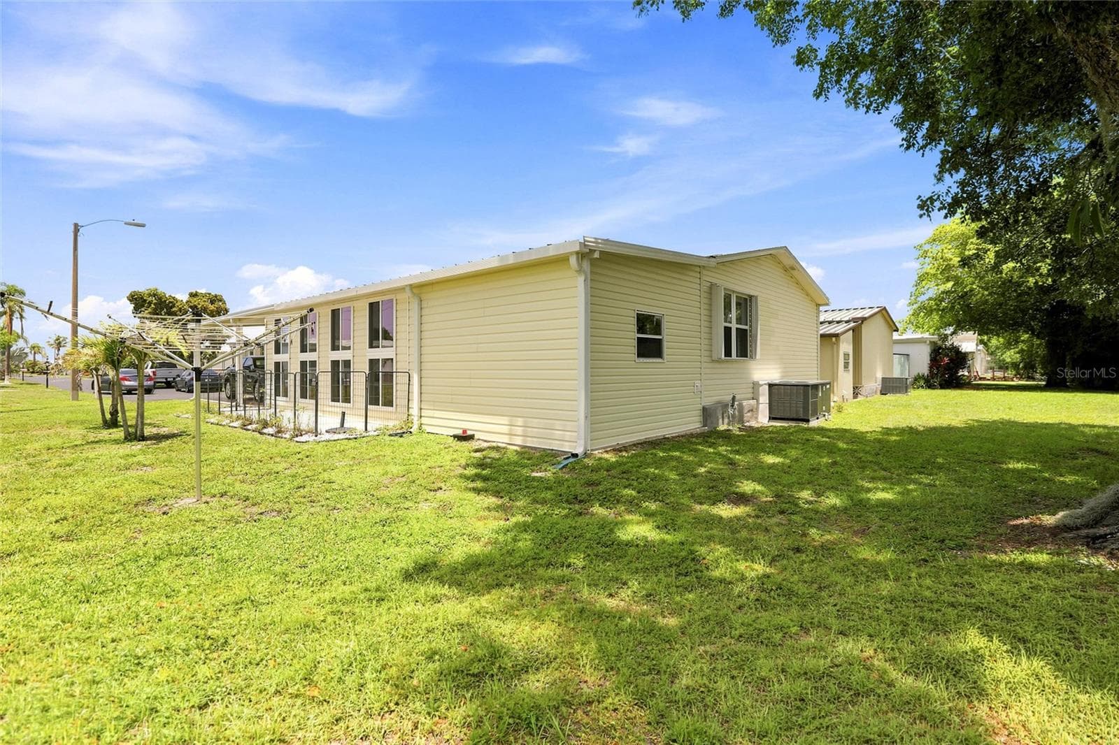 Side of Home - 1 POINSETTIA DR, FORT MYERS