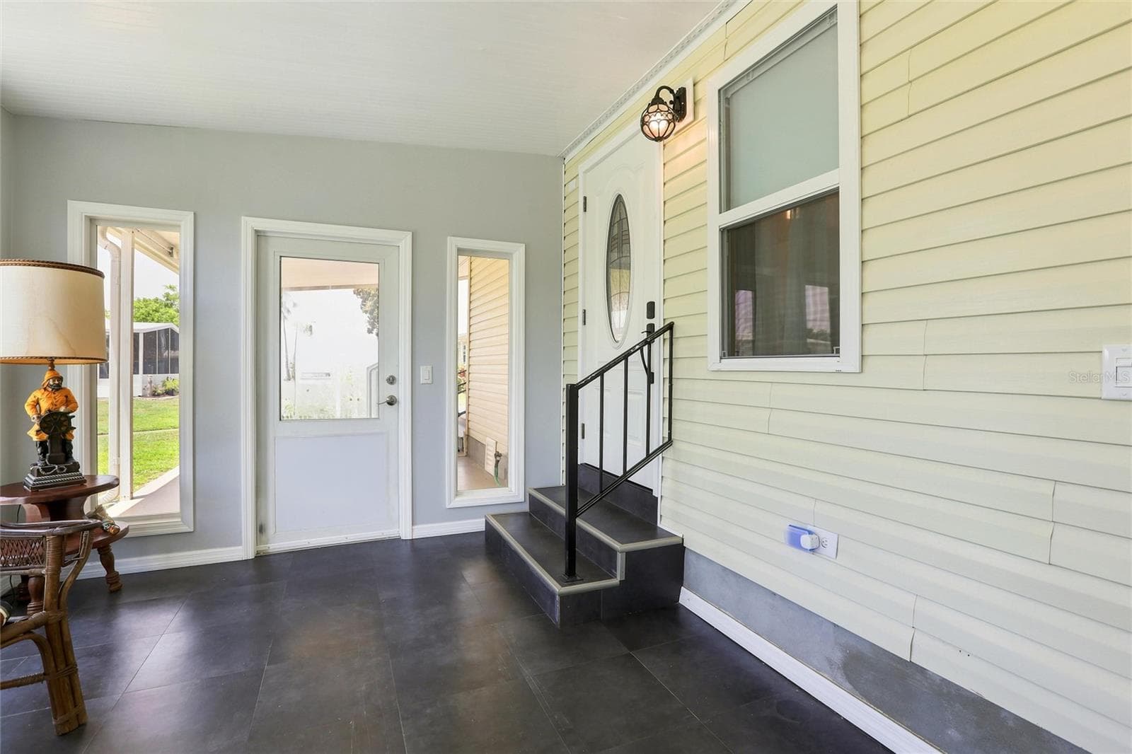 Sunroom - 1 POINSETTIA DR, FORT MYERS