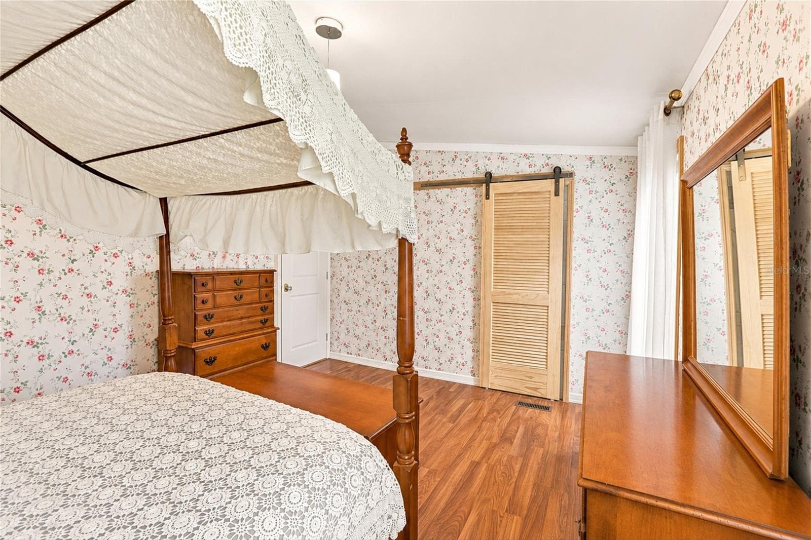 Primary Bedroom - 1 POINSETTIA DR, FORT MYERS