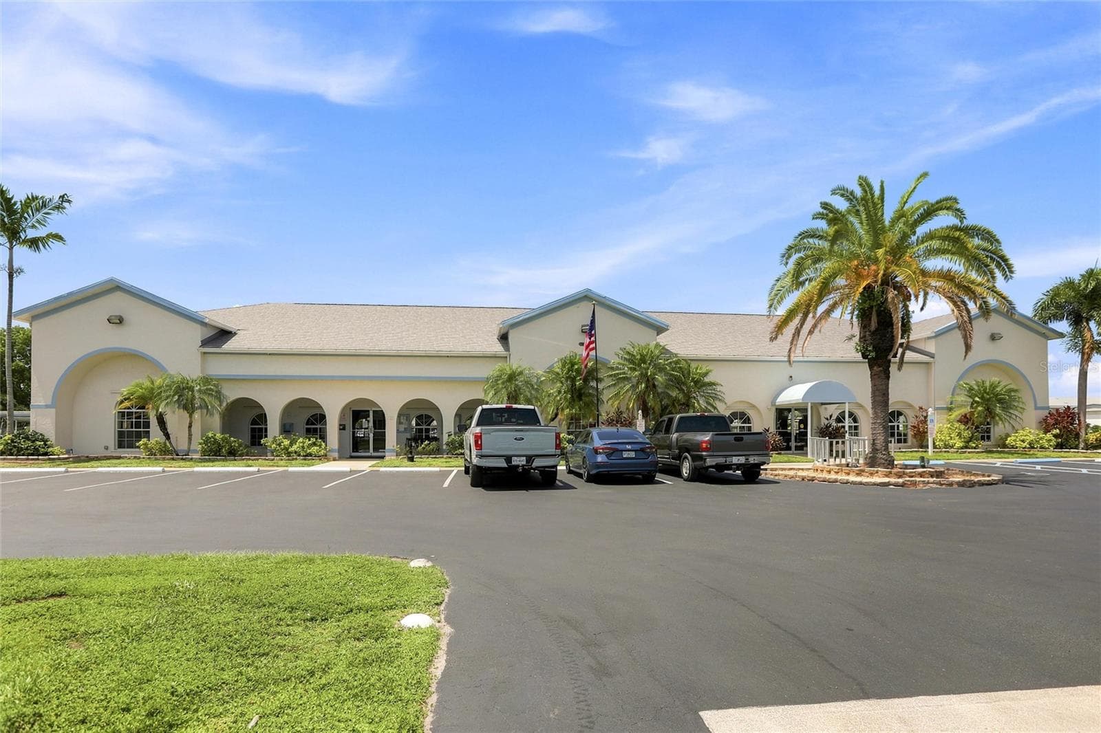 Park Club House - 1 POINSETTIA DR, FORT MYERS