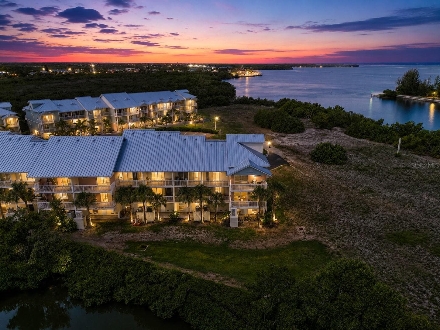 Townhouse at 3273 MANGROVE POINT DR, RUSKIN, photo 8 of 71
