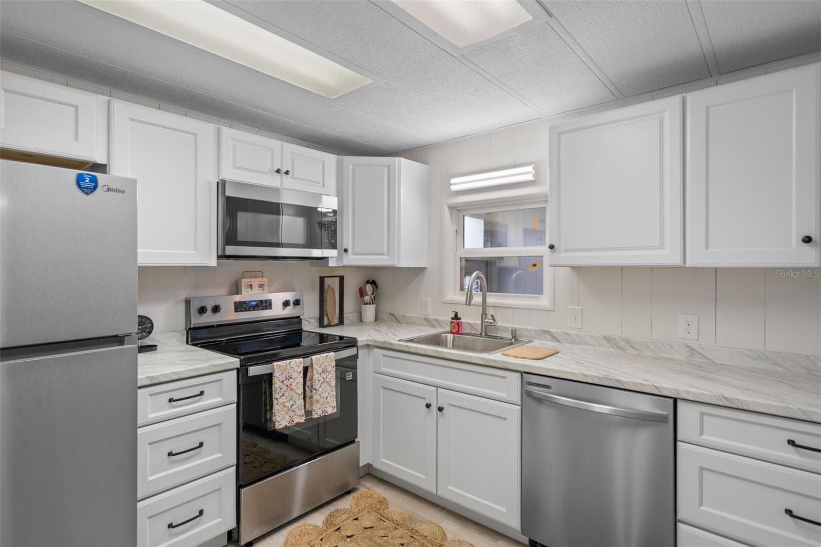 Manufactured Home at 3450 OSAGE DR, ZEPHYRHILLS, photo 2 of 27