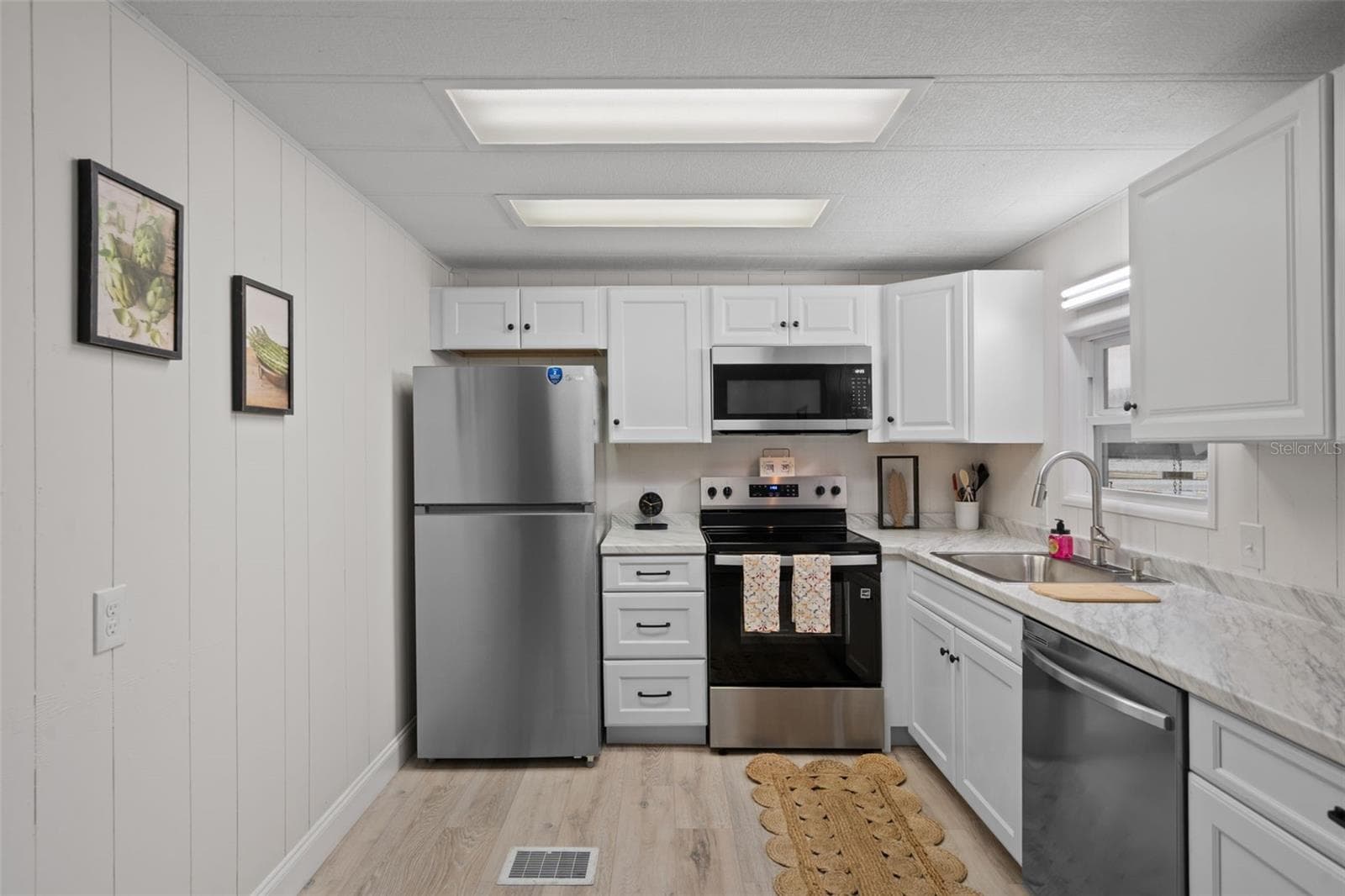 Manufactured Home at 3450 OSAGE DR, ZEPHYRHILLS, photo 8 of 27