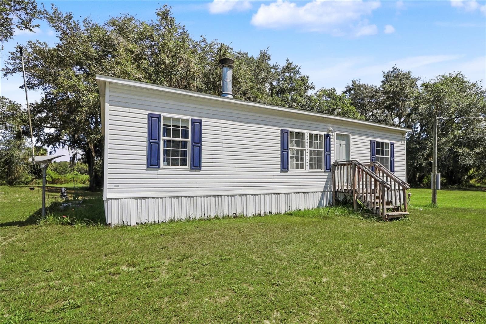 Manufactured Home at 5435 NE 153RD PLACE RD, CITRA, photo 3 of 43